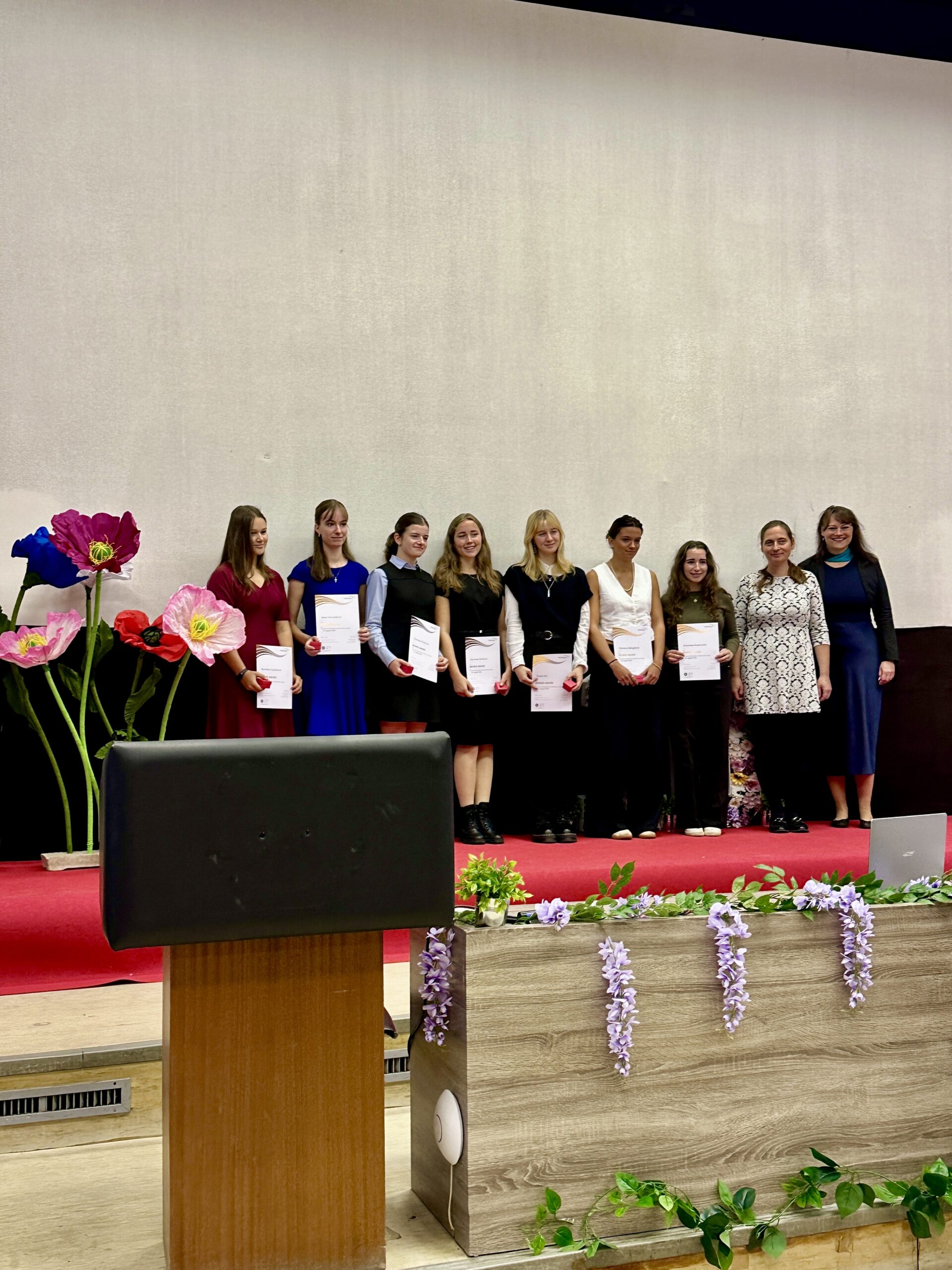 Detail medailí a diplomov DOFE